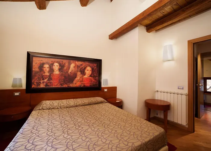 St. Peter' Six & Couette-café 4*
