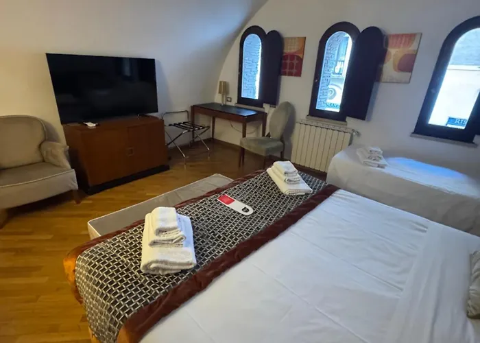 St. Peter' Six & Couette-café 4*
