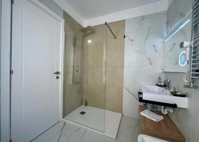 St. Peter' Six & 4* Rome